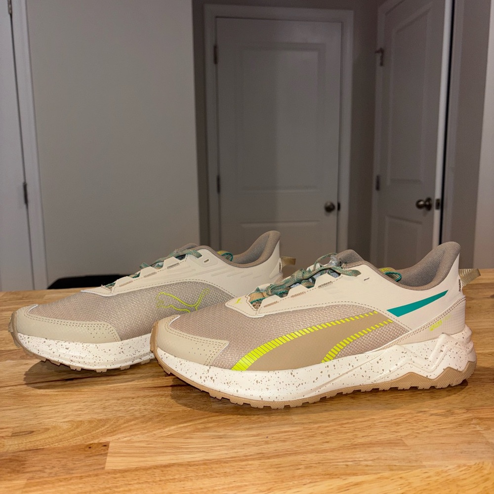 Puma Athletic Shoes in Beige and Yellow